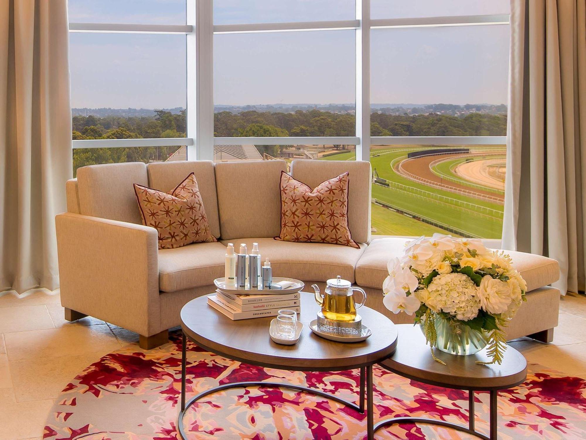 The William Inglis Mgallery Warwick Farm Exterior foto A view of the Meydan Grandstand from the Meydan Hotel