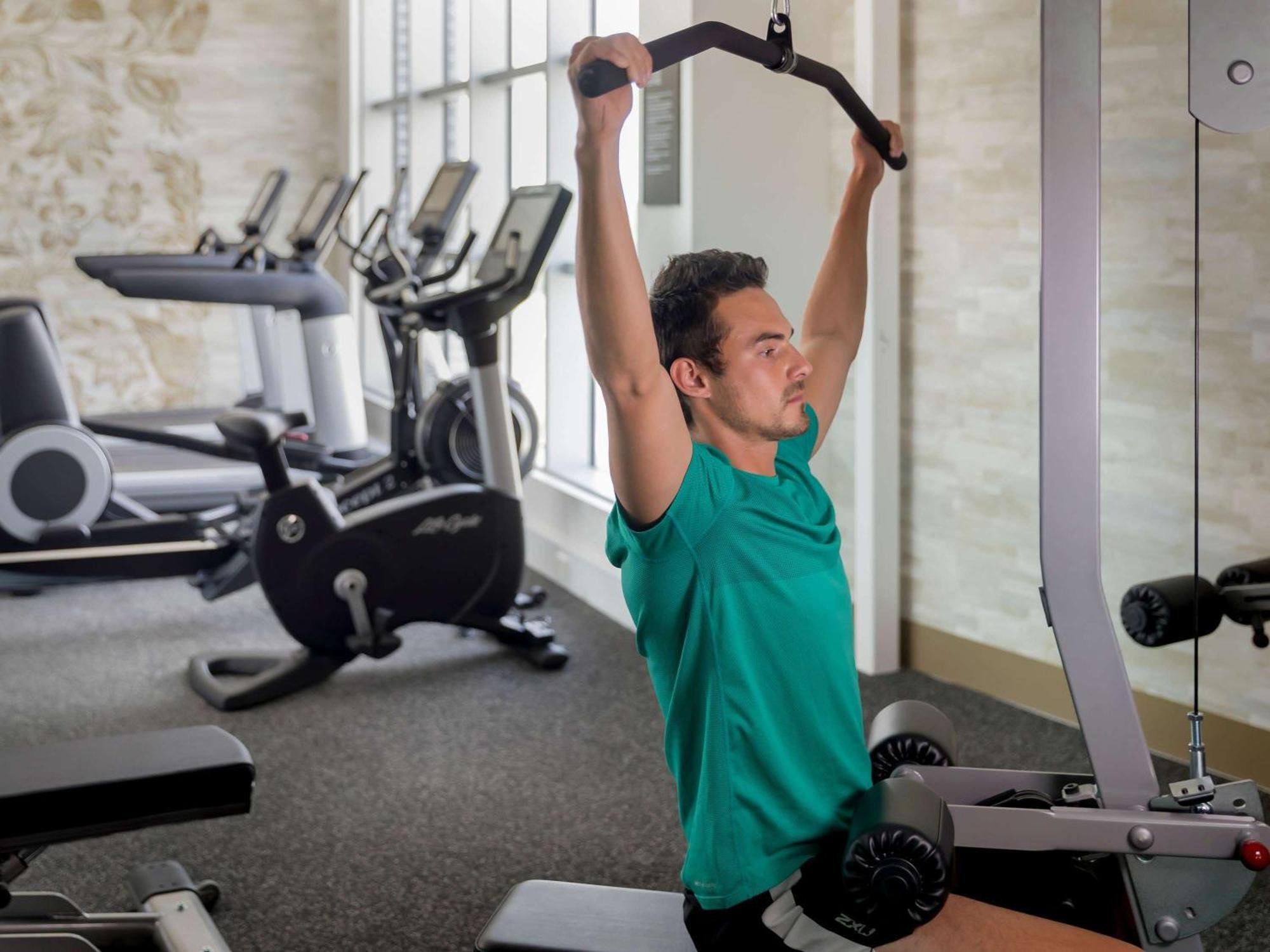 The William Inglis Mgallery Warwick Farm Exterior foto A man performing a lat pulldown